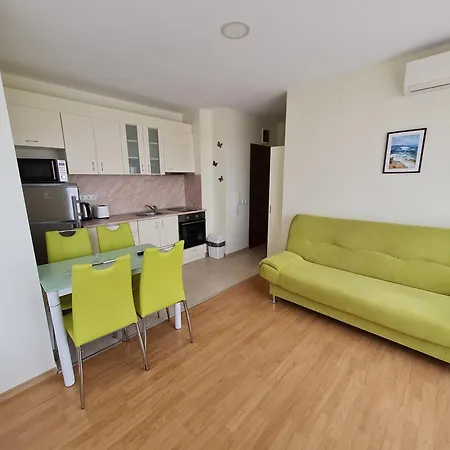 In A With 9 Pools Apartament *