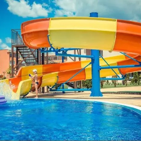In A With 9 Pools Apartmán *