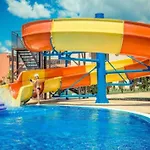 In A With 9 Pools Apartment *