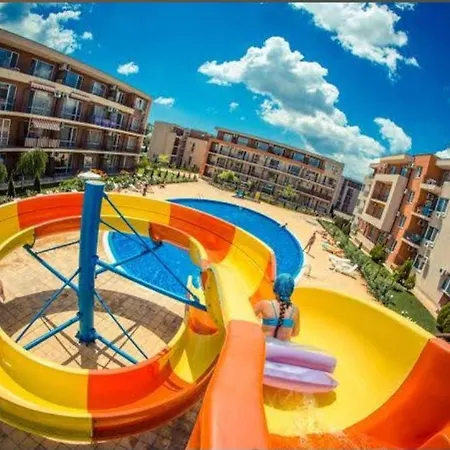 In A With 9 Pools Апартамент