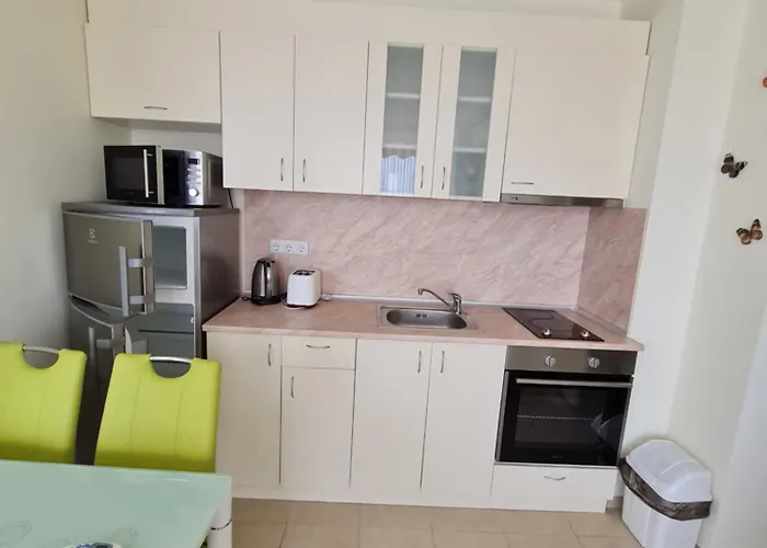 In A With 9 Pools Apartment *